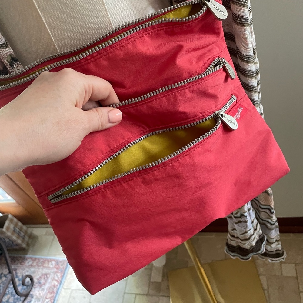 Baggallini Zippered Washable Crossbody Bag Large Size - Picture 8 of 10